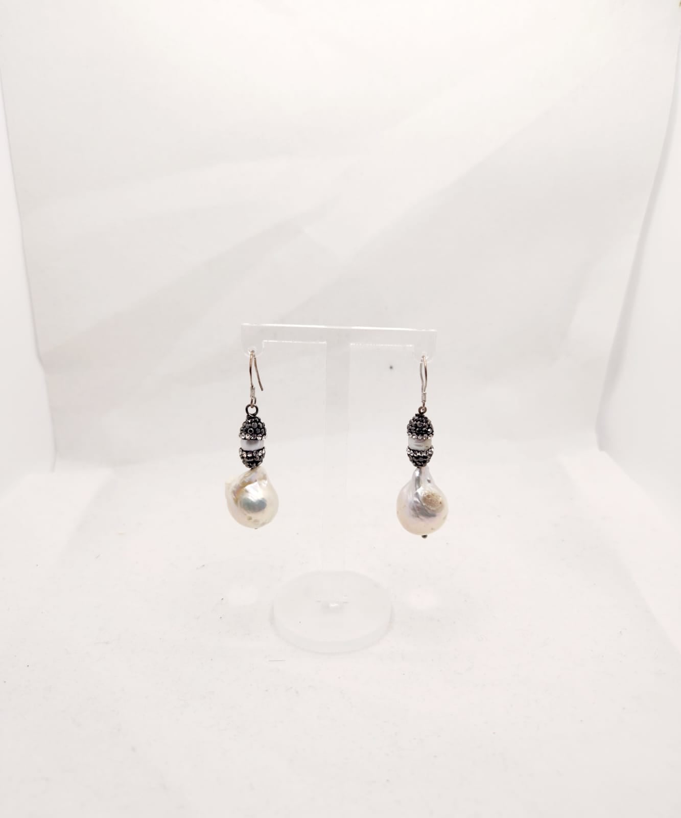 Real Pearl Black Garcon Drops