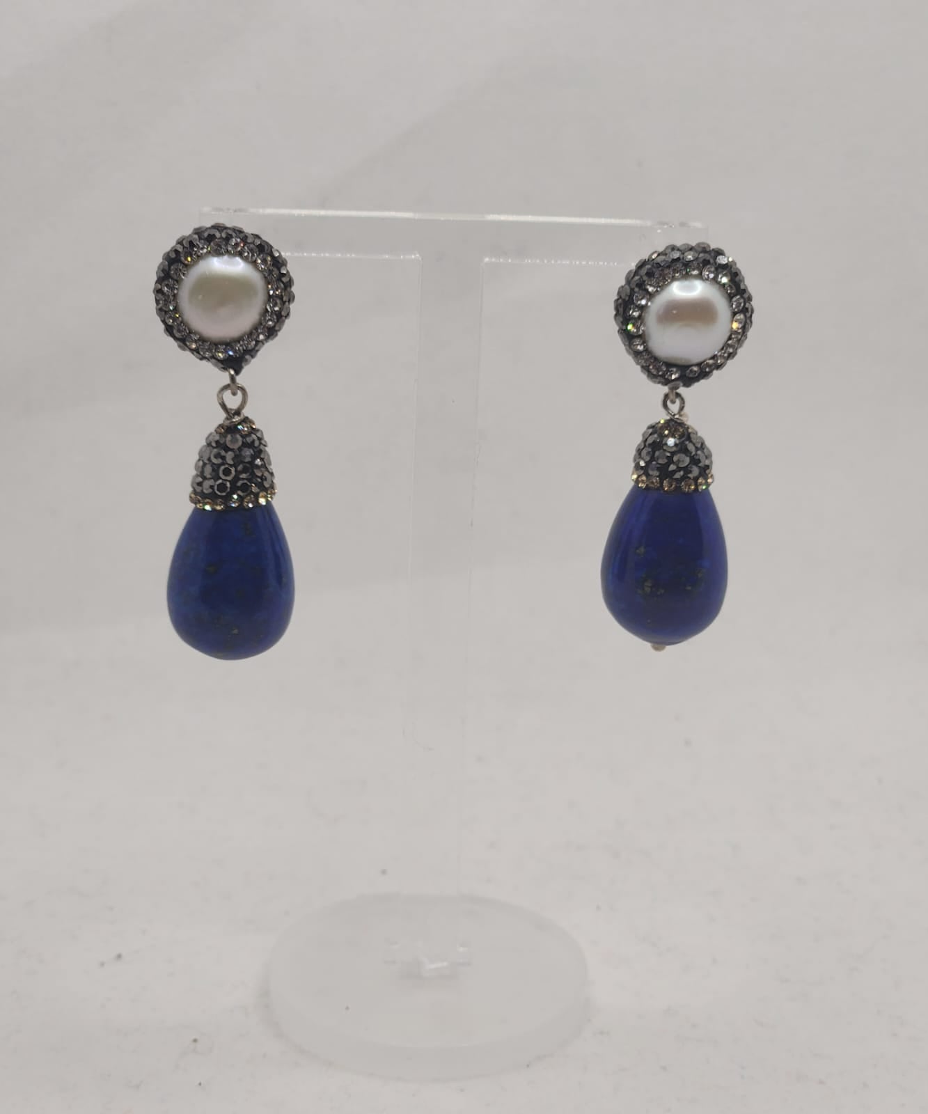 Onyx Stone Pearl Earrings