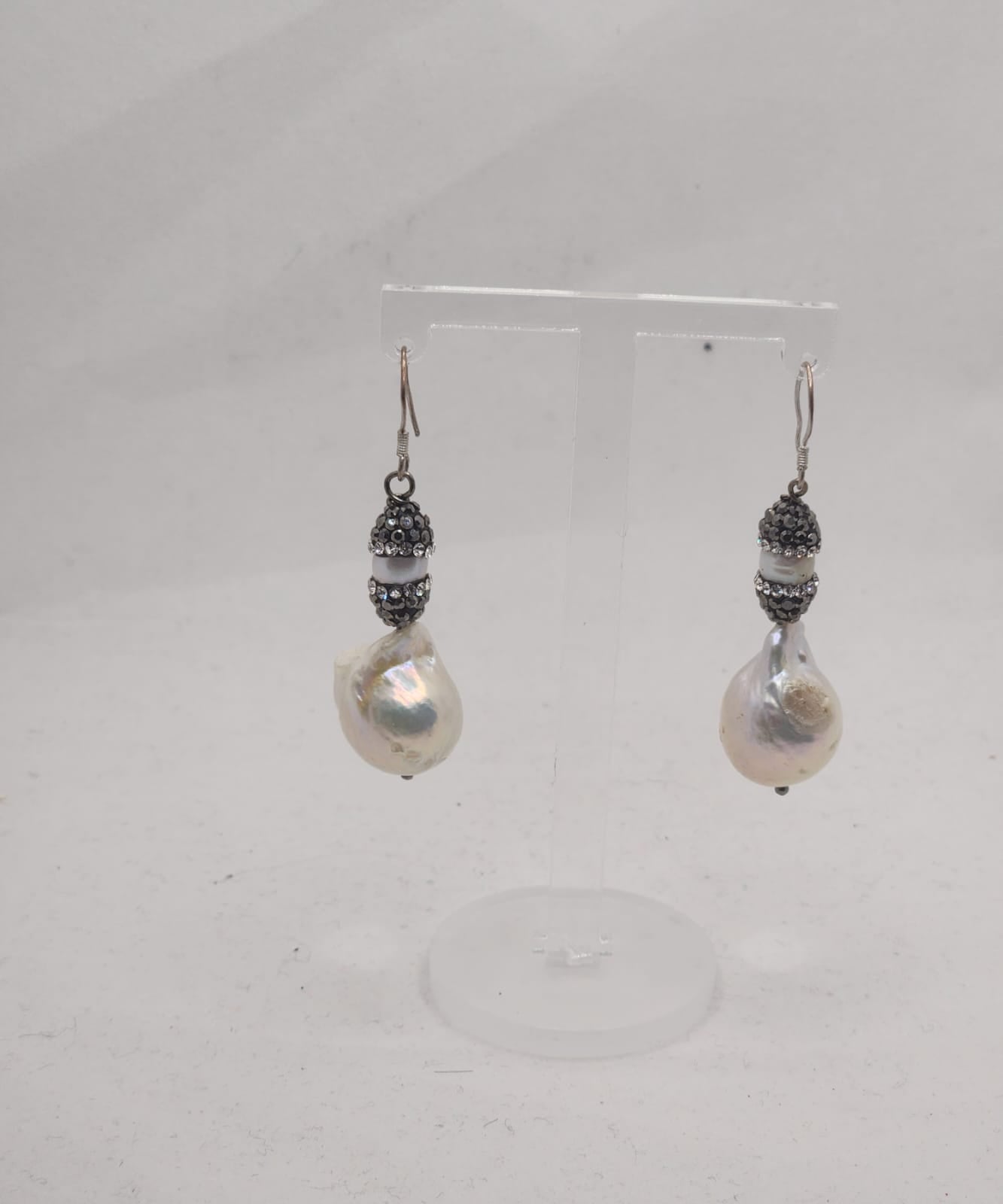 Real Pearl Black Garcon Drops