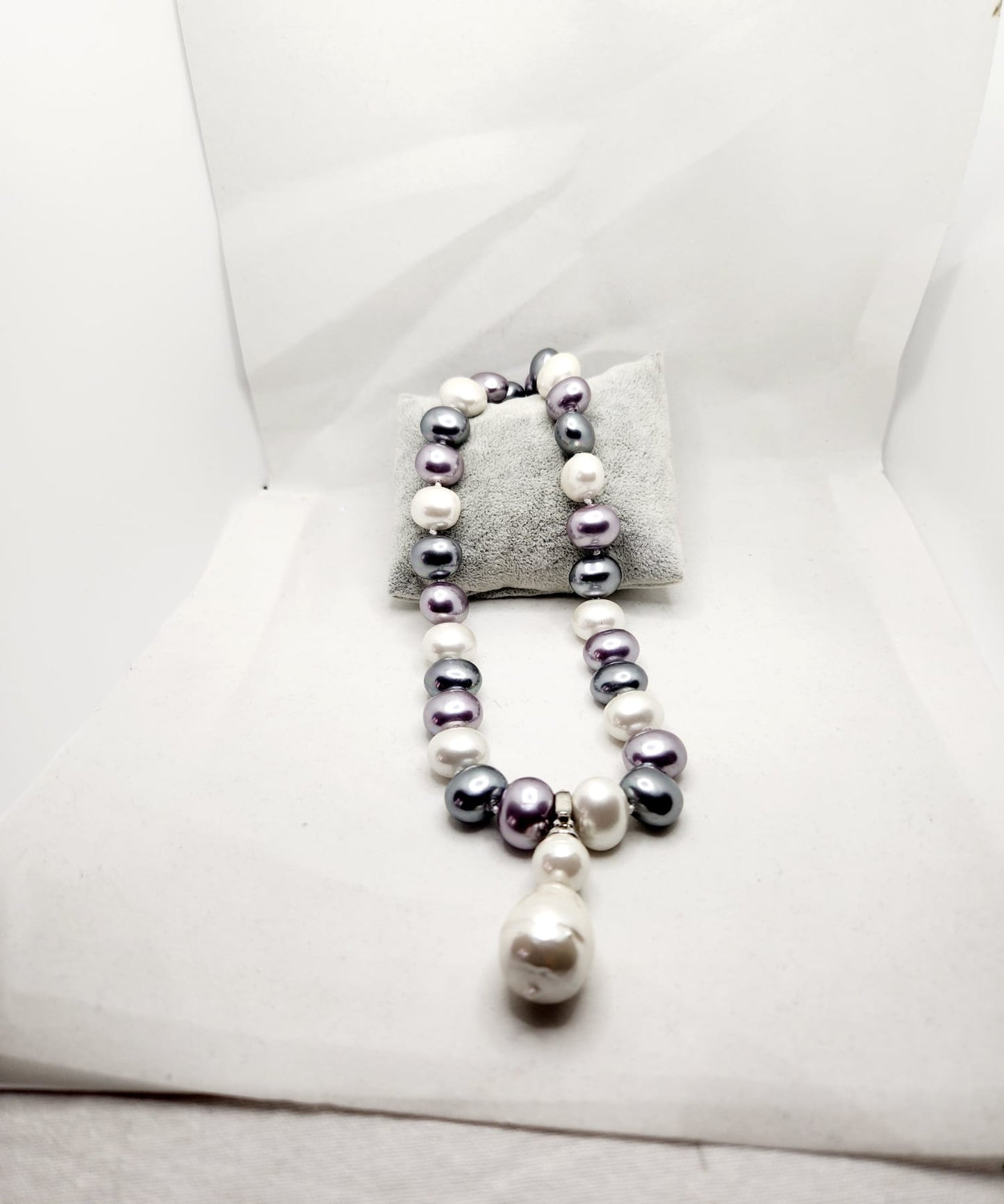 Mixed Pearl Necklace