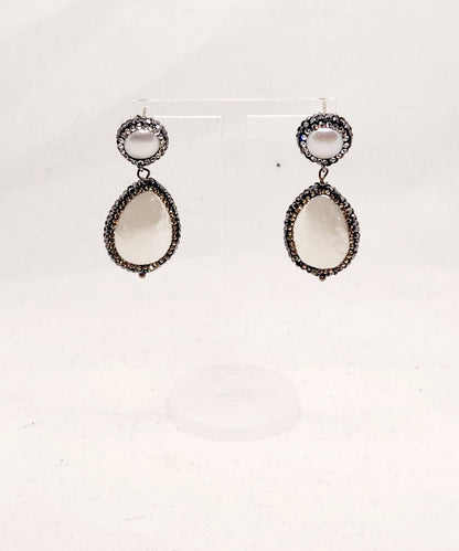 Noir Éclat Pearl Earrings
