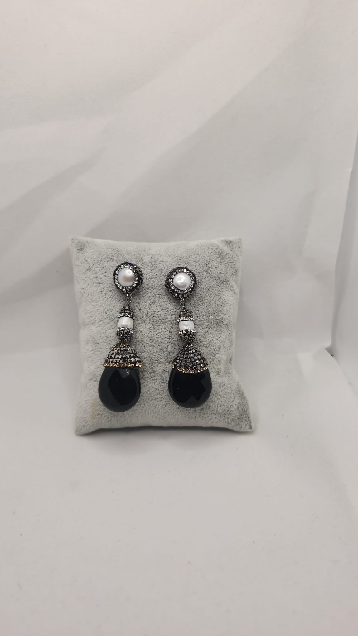 Onyx Pearl Garcone Earrings