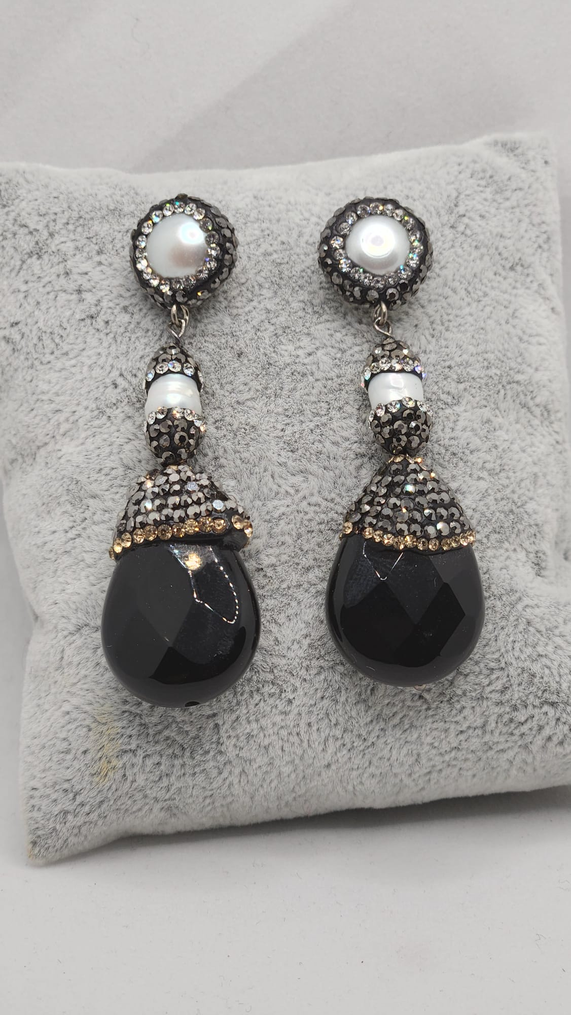 Onyx Pearl Garcone Earrings